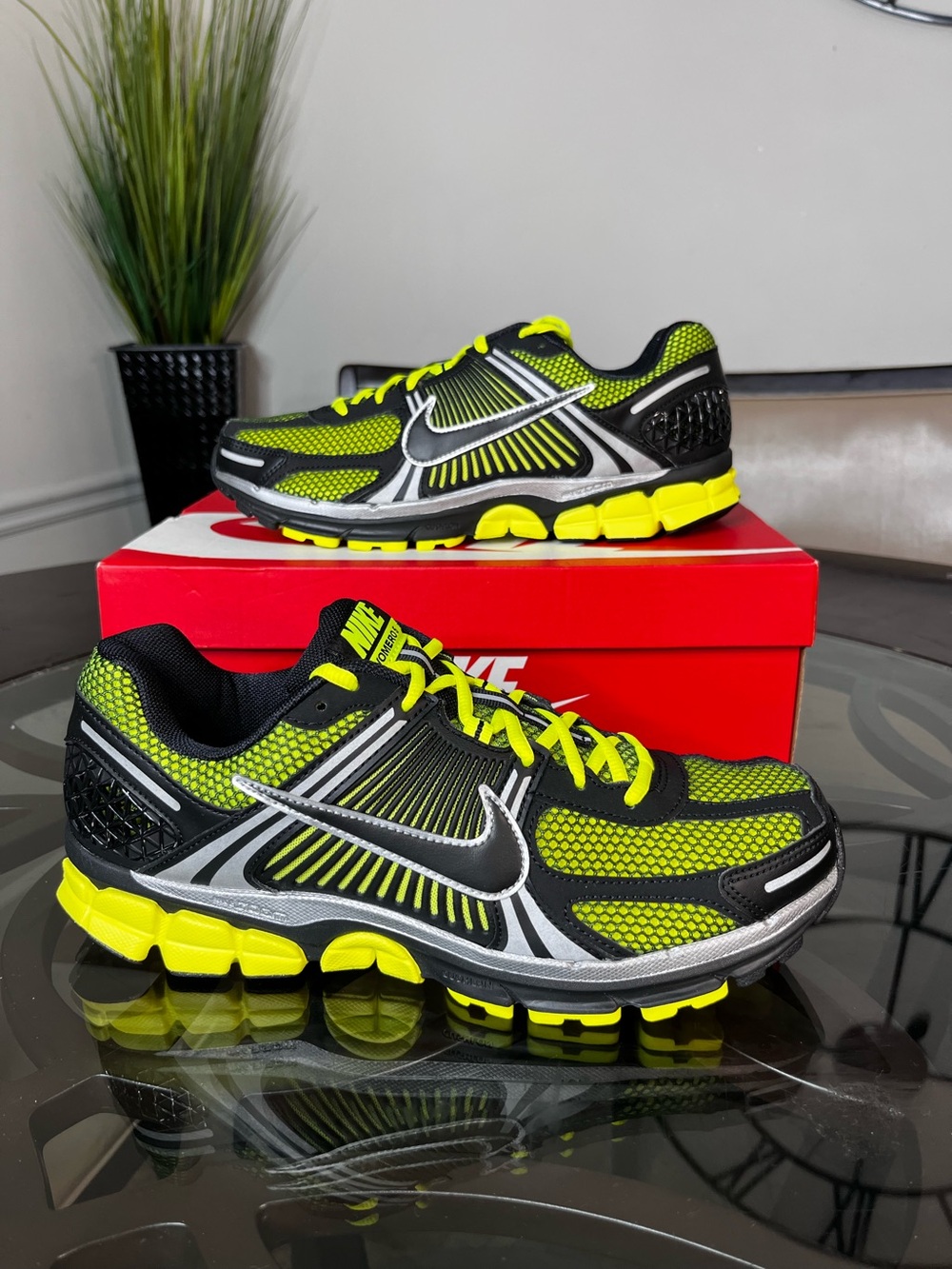 Nike Air Zoom Vomero 5
Lemon Venom Men's Size 11.5 NWT